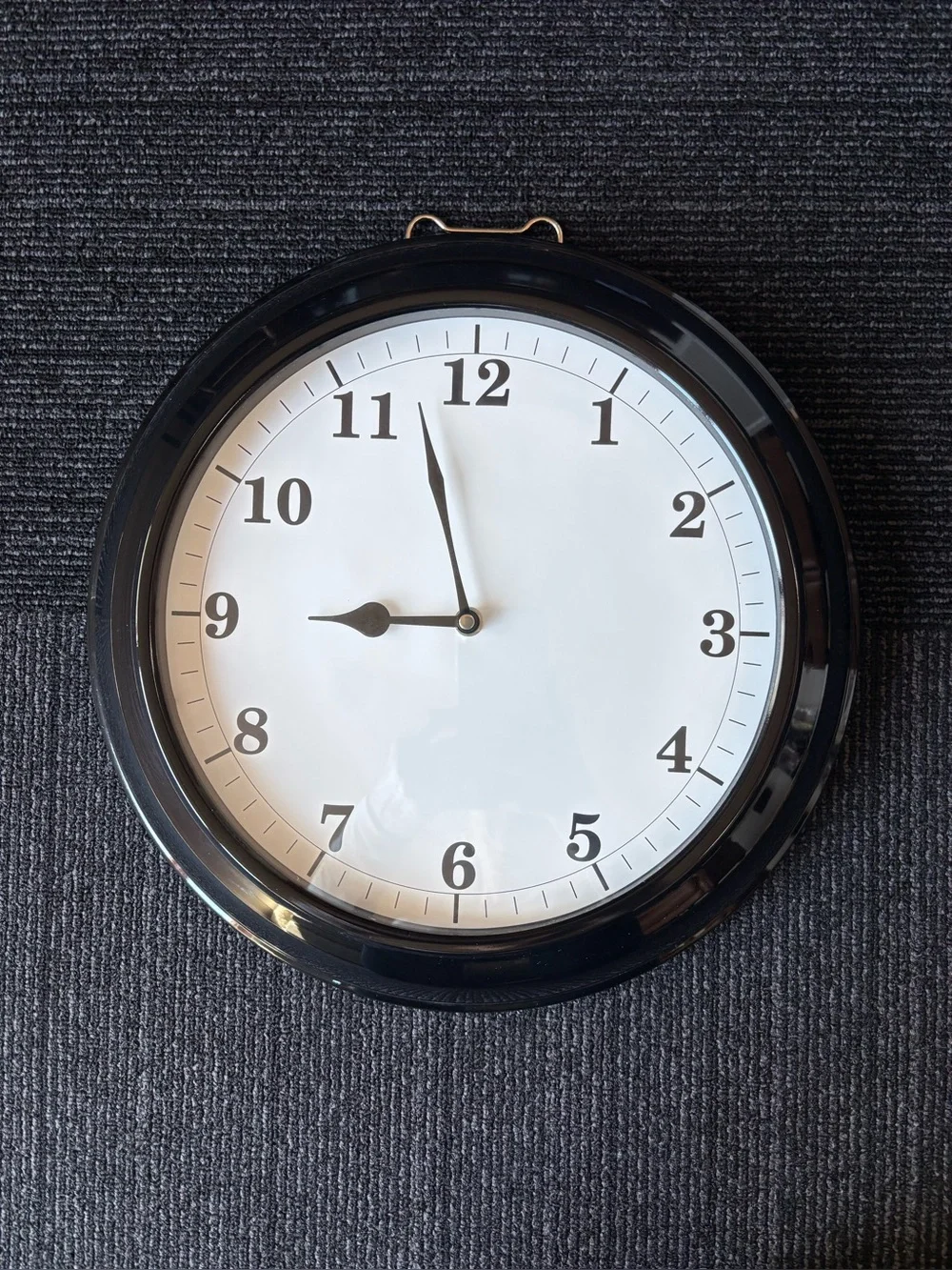 Black metal Wall Clock – 14.5” Round Analog Quartz Clock